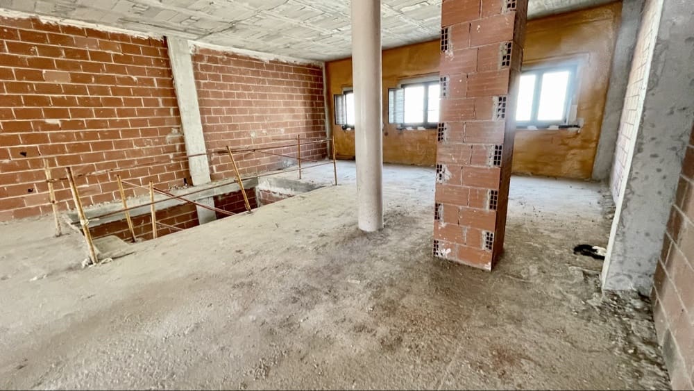 Commercieel te koop in Hacienda del Alamo met zwembad garage - € 179.000 (Ref: 9759554)