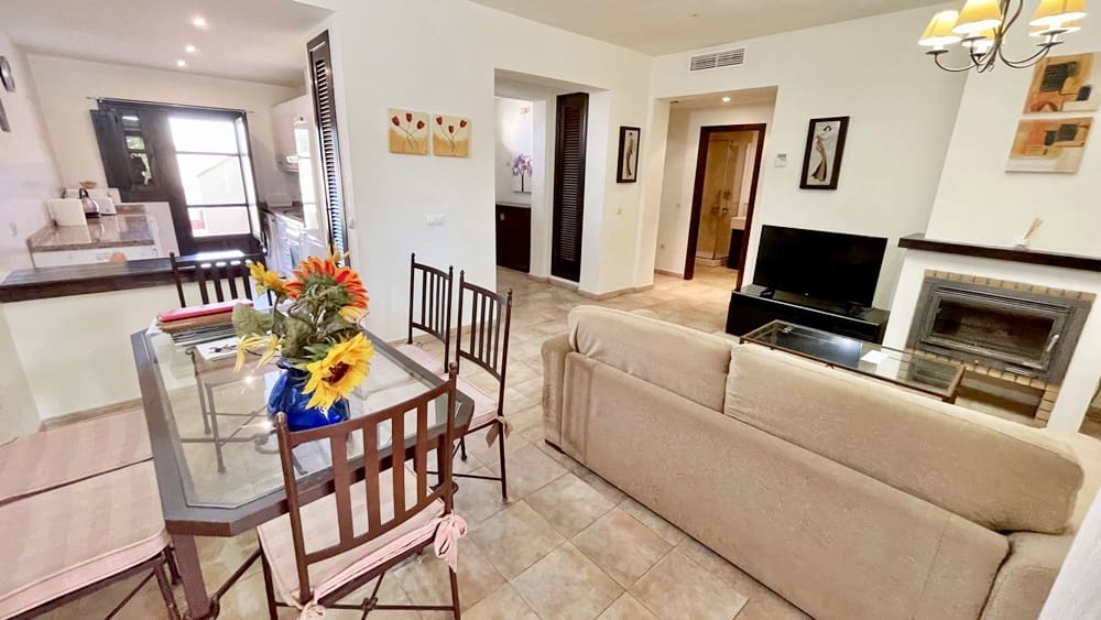 2 bedroom Villa for sale in Hacienda del Alamo with pool garage - € 164,950 (Ref: 9760039)