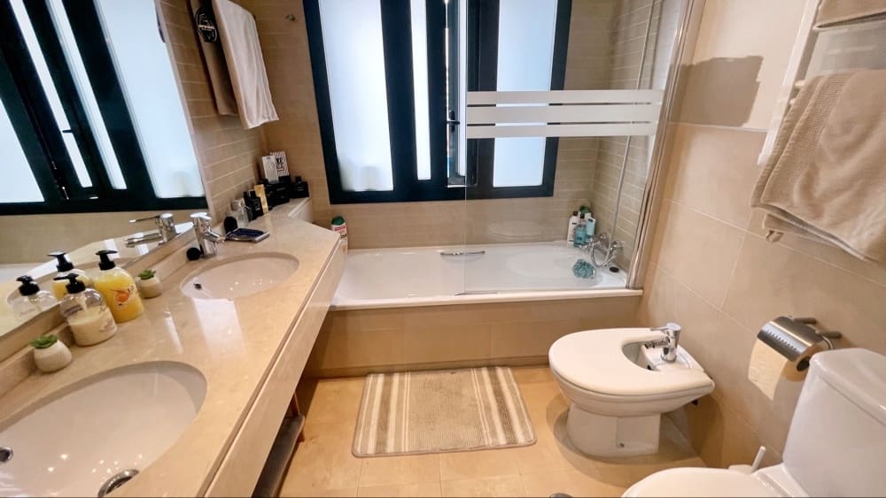 2 makuuhuone Huoneisto myytävänä paikassa Hacienda del Alamo mukana uima-altaan 
autotalli - 157 950 € (Ref: 9760089)