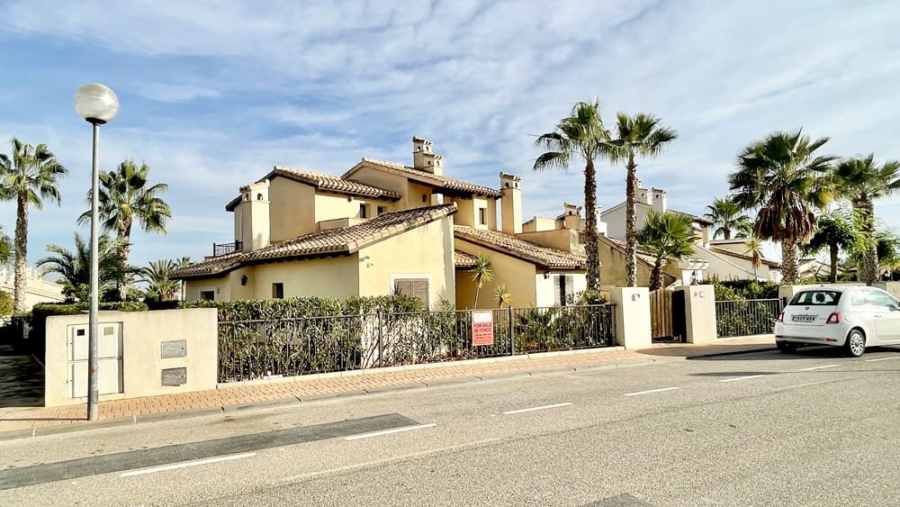 3 sypialnia Willa na sprzedaż w Hacienda del Alamo z basenem garażem - 254 950 € (Ref: 9760100)