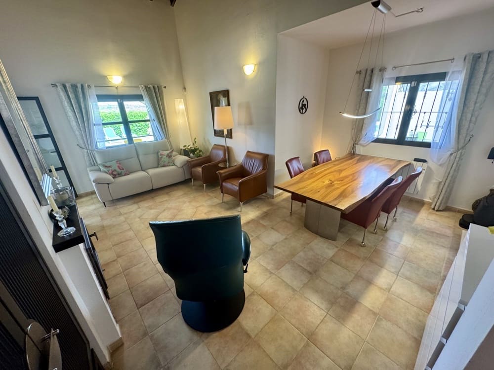 3 sypialnia Willa na sprzedaż w Hacienda del Alamo z basenem garażem - 429 999 € (Ref: 9798109)