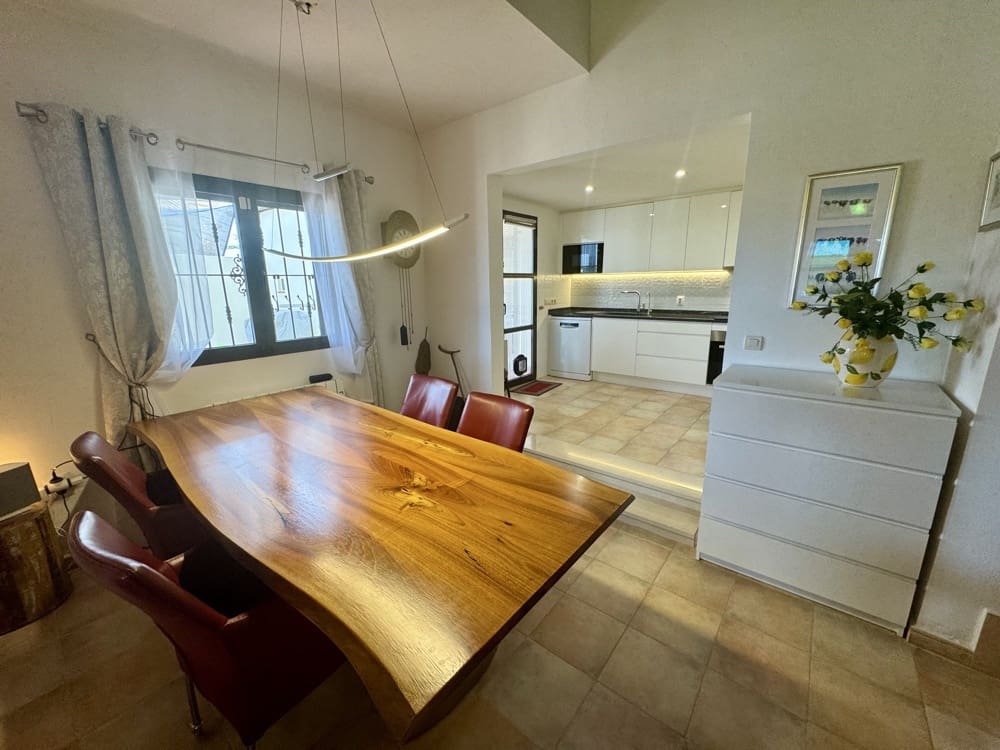 3 sypialnia Willa na sprzedaż w Hacienda del Alamo z basenem garażem - 429 999 € (Ref: 9798109)