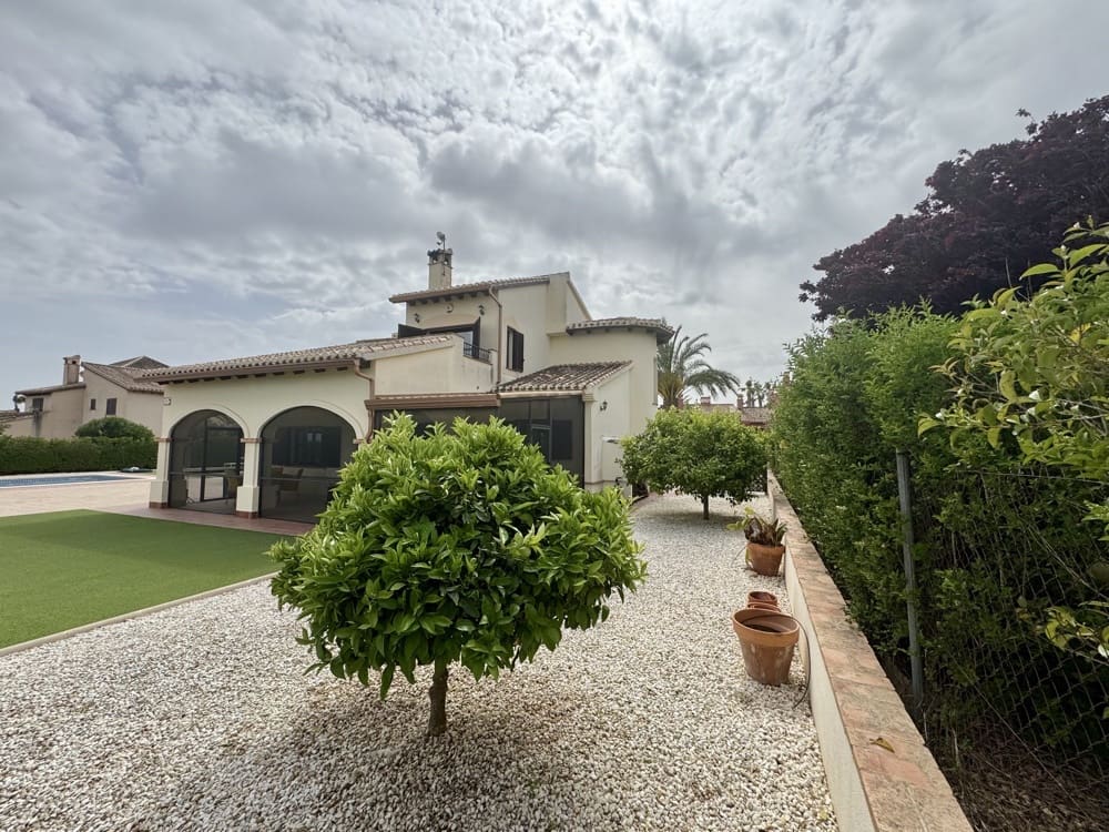 3 sypialnia Willa na sprzedaż w Hacienda del Alamo z basenem garażem - 429 999 € (Ref: 9798109)