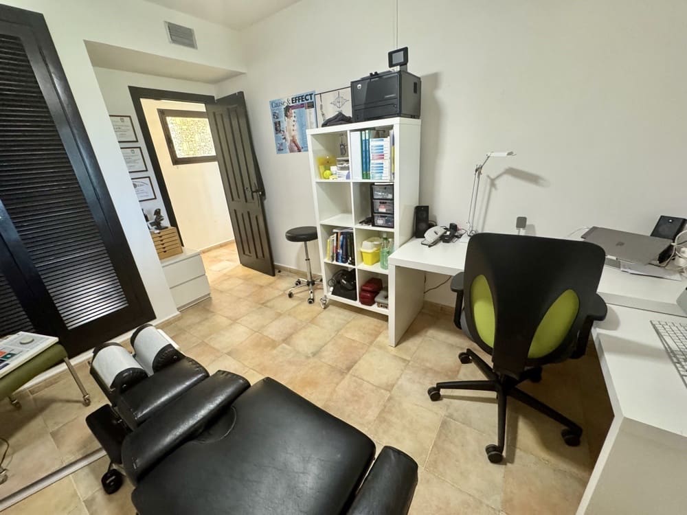 3 sypialnia Willa na sprzedaż w Hacienda del Alamo z basenem garażem - 429 999 € (Ref: 9798109)