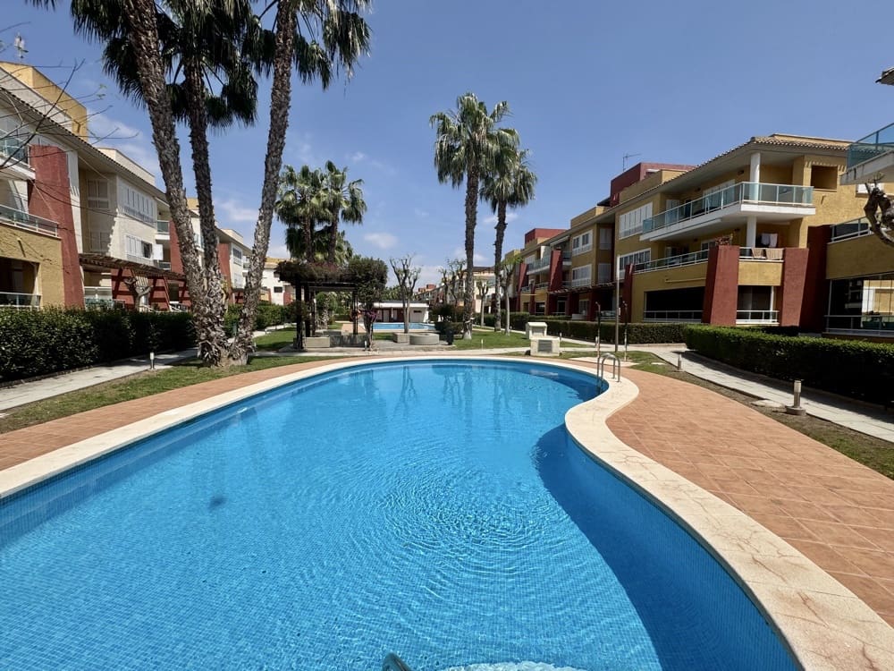 Apartamento de 2 habitaciones en Hacienda del Alamo en venta con piscina garaje - 174.000 € (Ref: 9812415)