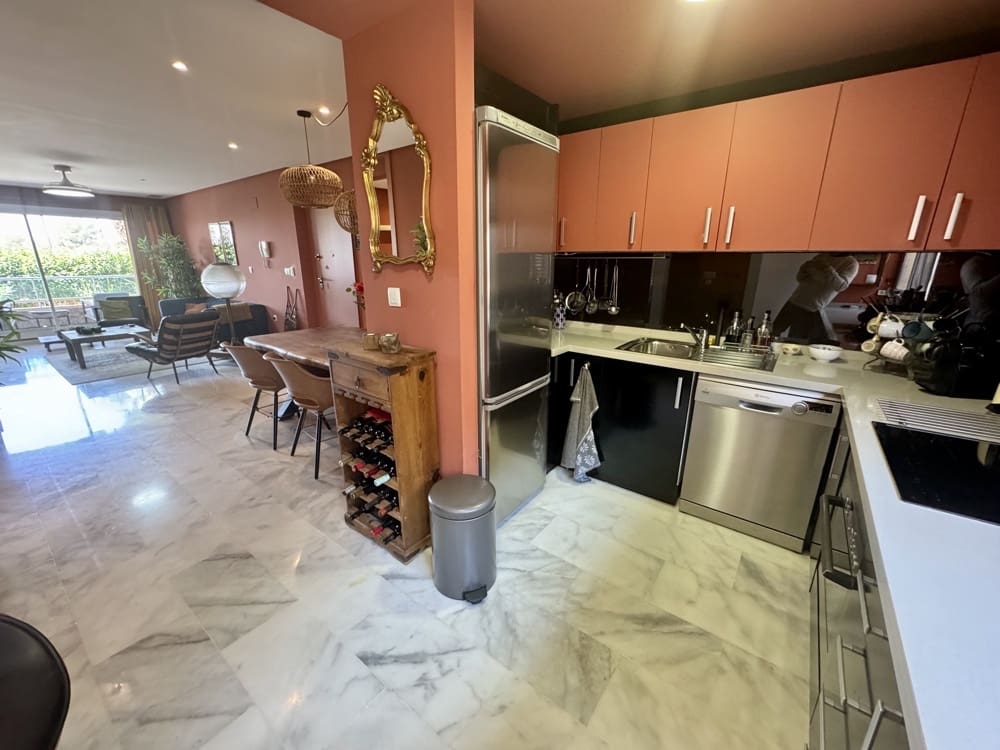 Apartamento de 2 habitaciones en Hacienda del Alamo en venta con piscina garaje - 174.000 € (Ref: 9812415)
