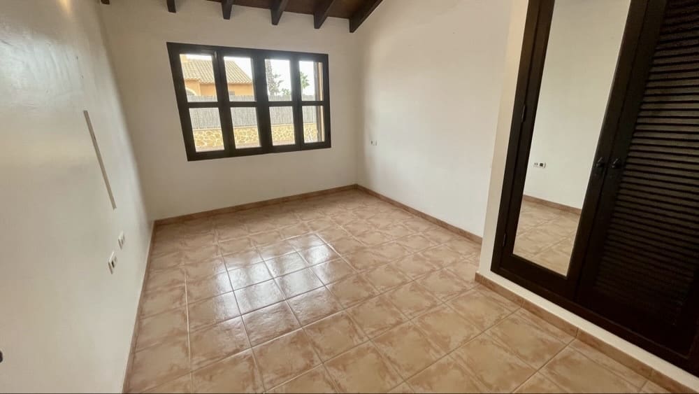 3 bedroom Villa for sale in Hacienda del Alamo with pool garage - € 357,000 (Ref: 9834014)