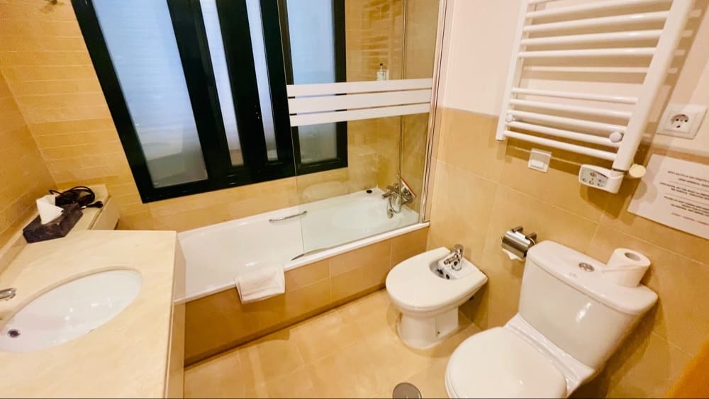 2 bedroom Apartment for sale in Hacienda del Alamo with pool garage - € 149,995 (Ref: 9867737)