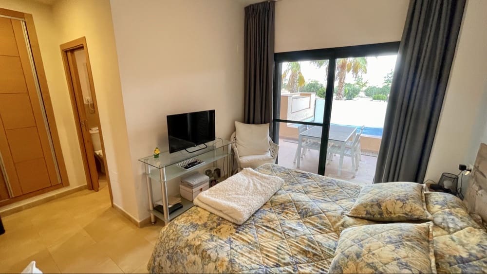 2 soverom Leilighet til salgs i Hacienda del Alamo med svømmebasseng garasje - € 179 950 (Ref: 9877454)