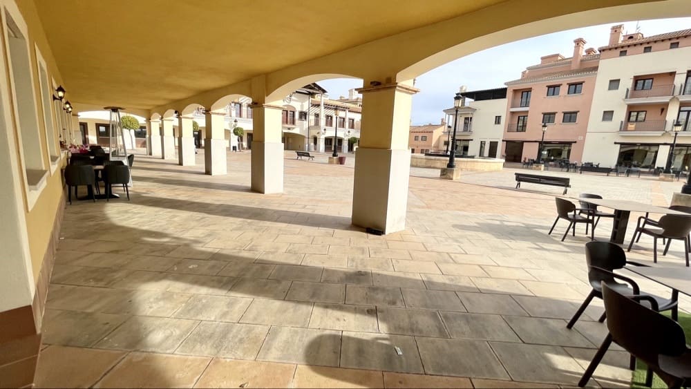 2 slaapkamer Commercieel te koop in Hacienda del Alamo met zwembad garage - € 179.000 (Ref: 9879666)