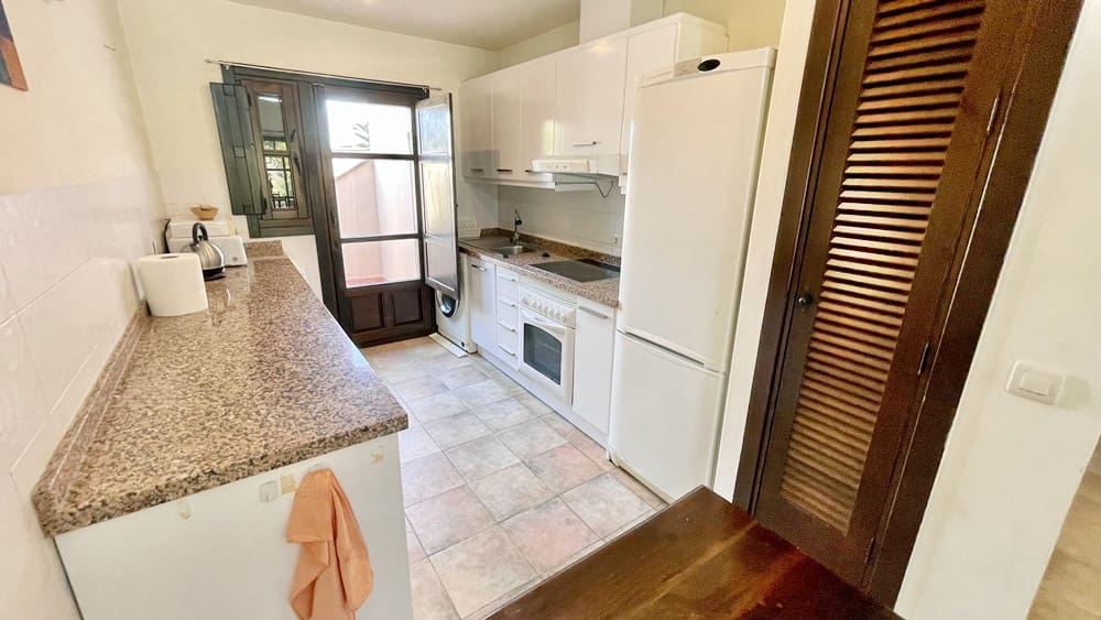2 makuuhuone Huvila myytävänä paikassa Hacienda del Alamo mukana uima-altaan 
autotalli - 164 950 € (Ref: 9887958)