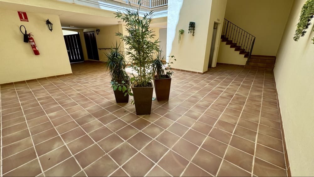 2 soveværelse Lejlighed til salg i Hacienda del Alamo med swimmingpool garage - € 168.500 (Ref: 9928024)