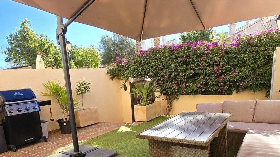 3 chambre Villa/Maison à vendre à Hacienda del Alamo avec piscine garage - 197 000 € (Ref: 9938585)