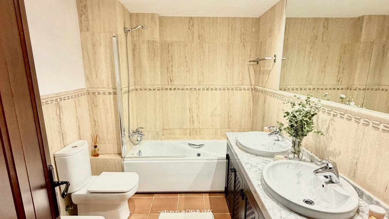 3 chambre Villa/Maison à vendre à Hacienda del Alamo avec piscine garage - 197 000 € (Ref: 9938585)