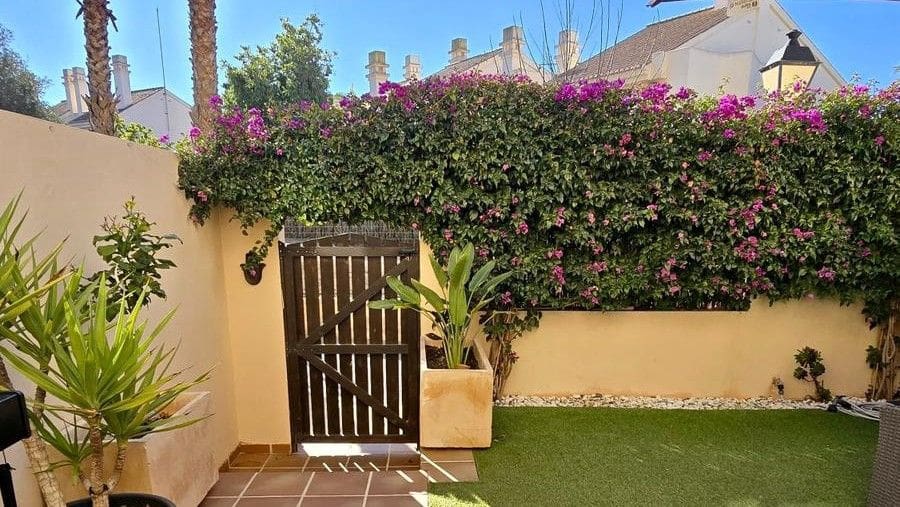 3 chambre Villa/Maison à vendre à Hacienda del Alamo avec piscine garage - 197 000 € (Ref: 9938585)