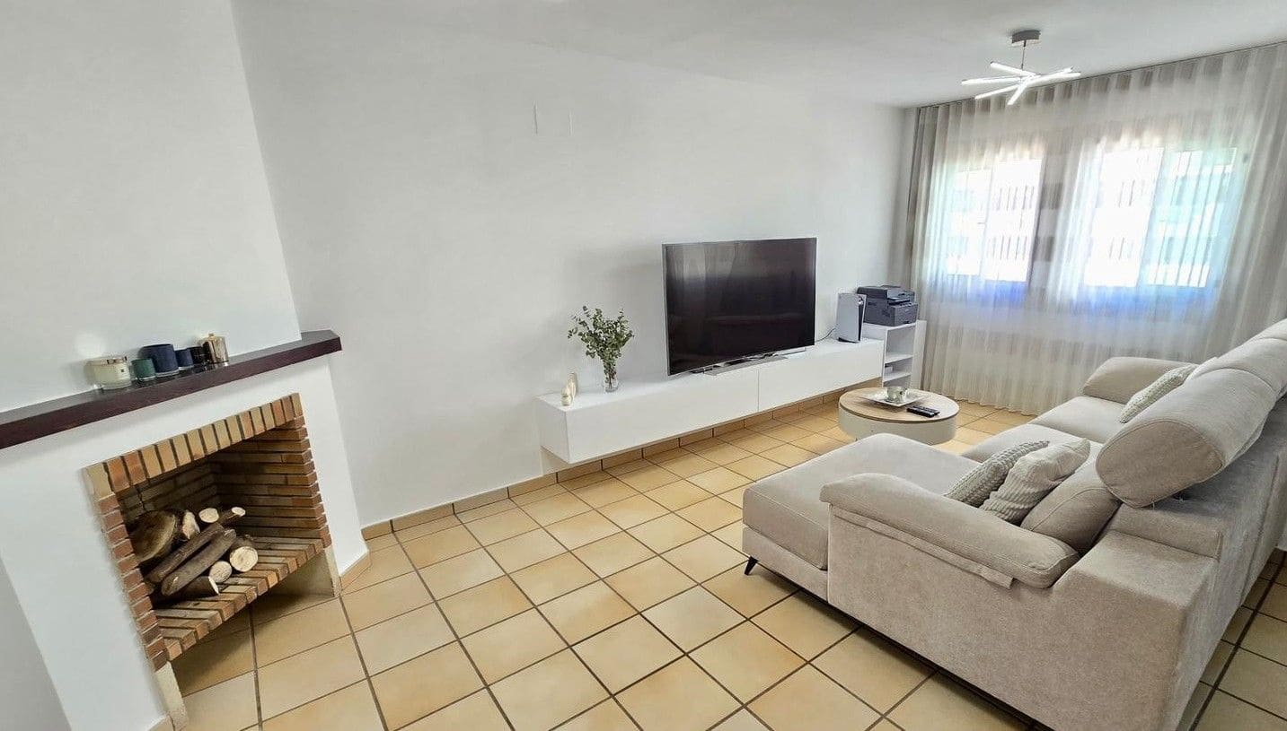 3 chambre Villa/Maison à vendre à Hacienda del Alamo avec piscine garage - 197 000 € (Ref: 9938585)