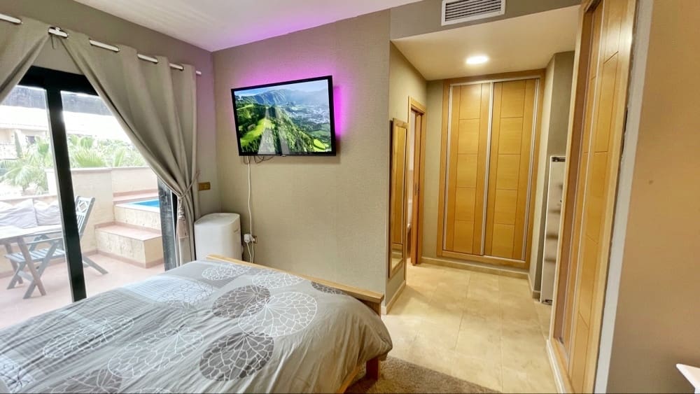 2 Zimmer Apartment zu verkaufen in Hacienda del Alamo mit Pool Garage - 157.950 € (Ref: 9950449)