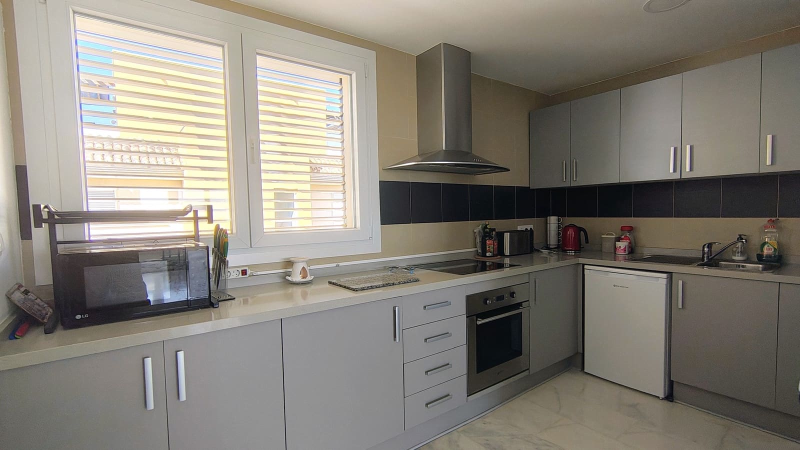 2 slaapkamer Appartement te koop in Hacienda del Alamo met zwembad garage - € 199.950 (Ref: 9981555)