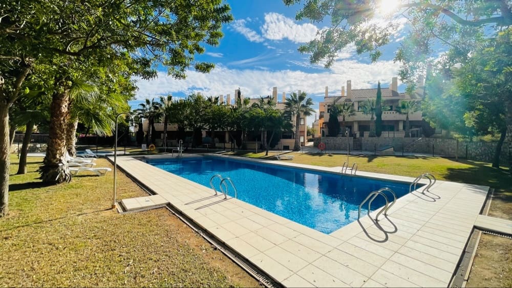 3 chambre Appartement à vendre à Hacienda del Alamo avec piscine garage - 189 950 € (Ref: 9985570)