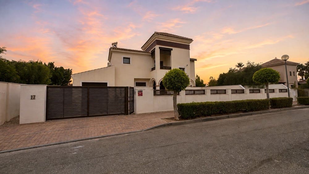 4 camera da letto Villa in vendita in Hacienda del Alamo con piscina garage - 695.000 € (Rif: 9997751)