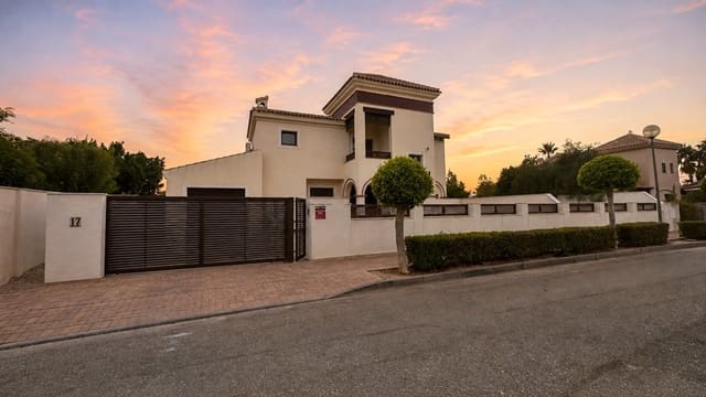 4 bedroom Villa for sale in Hacienda del Alamo, Fuente Alamo de Murcia with pool garage - € 695,000 (Ref: 9997751)