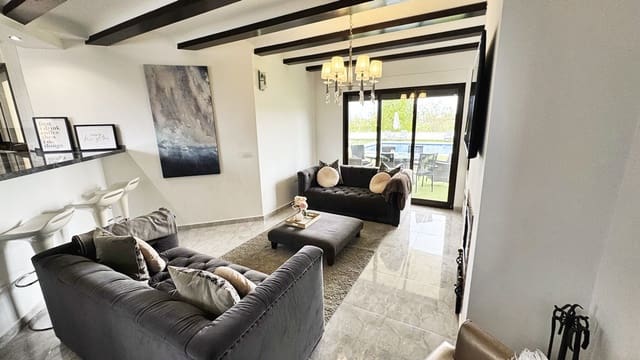 4 bedroom Villa for sale in Hacienda del Alamo, Fuente Alamo de Murcia with pool garage - € 695,000 (Ref: 9997751)