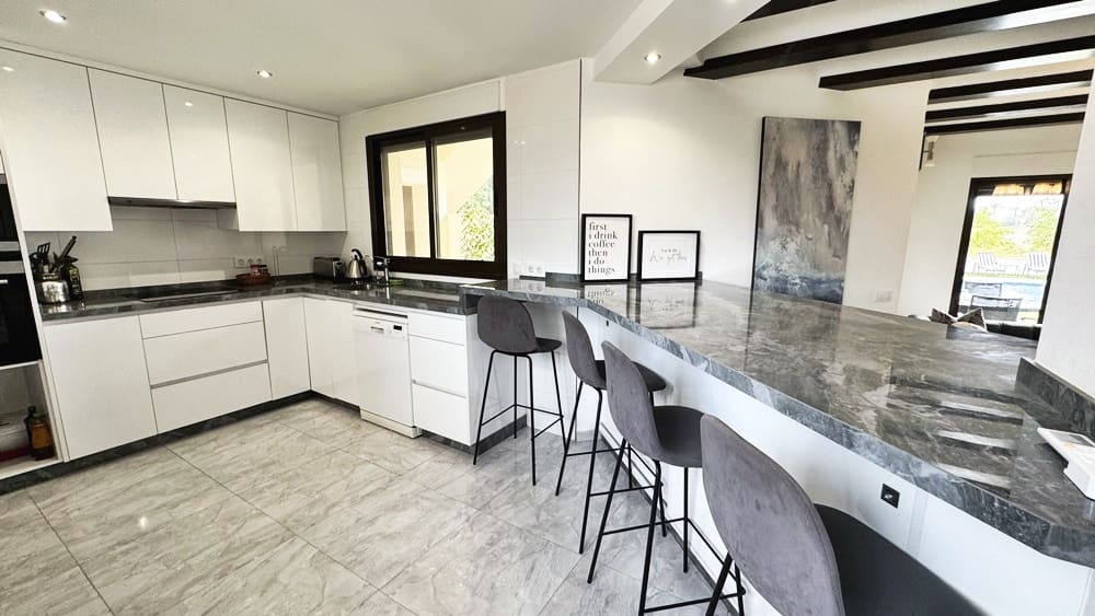 4 camera da letto Villa in vendita in Hacienda del Alamo con piscina garage - 695.000 € (Rif: 9997751)
