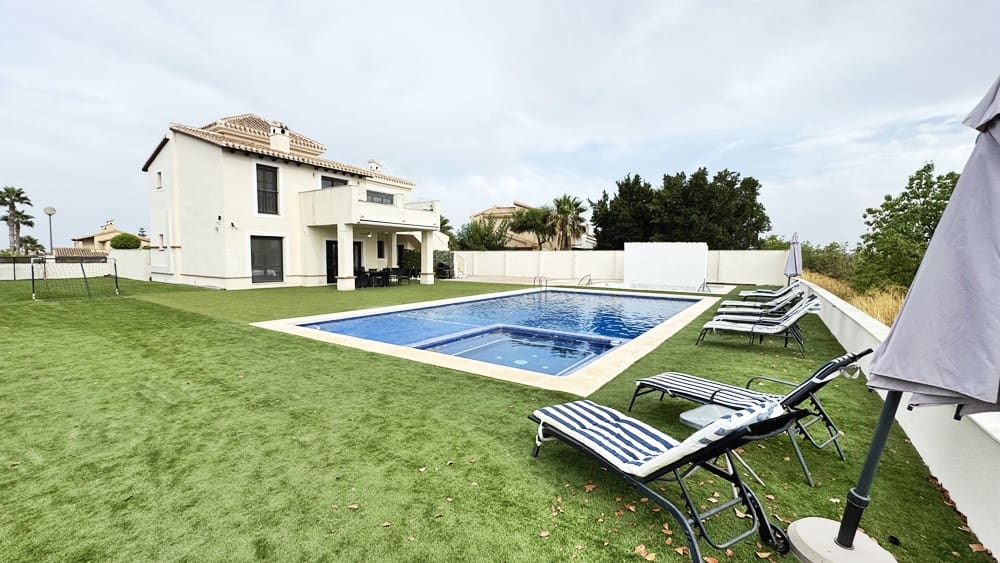4 camera da letto Villa in vendita in Hacienda del Alamo con piscina garage - 695.000 € (Rif: 9997751)