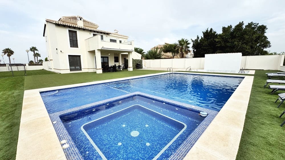 4 camera da letto Villa in vendita in Hacienda del Alamo con piscina garage - 695.000 € (Rif: 9997751)