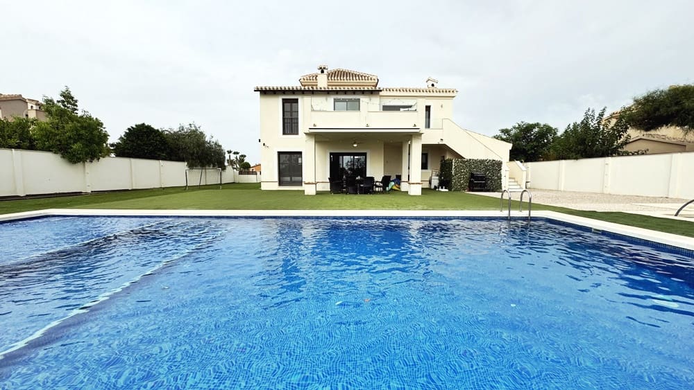 4 camera da letto Villa in vendita in Hacienda del Alamo con piscina garage - 695.000 € (Rif: 9997751)