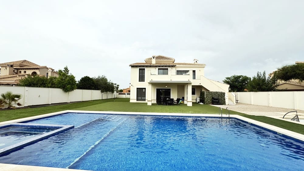 4 camera da letto Villa in vendita in Hacienda del Alamo con piscina garage - 695.000 € (Rif: 9997751)