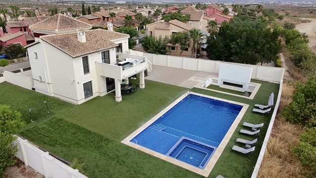 4 bedroom Villa for sale in Hacienda del Alamo, Fuente Alamo de Murcia with pool garage - € 695,000 (Ref: 9997751)