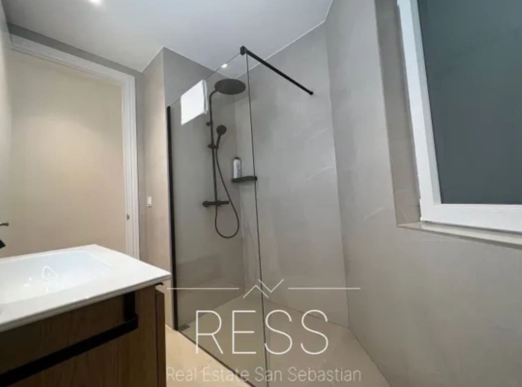 4 bedroom Apartment for sale in Donostia-San Sebastian - € 2,100,000 (Ref: 8906971)
