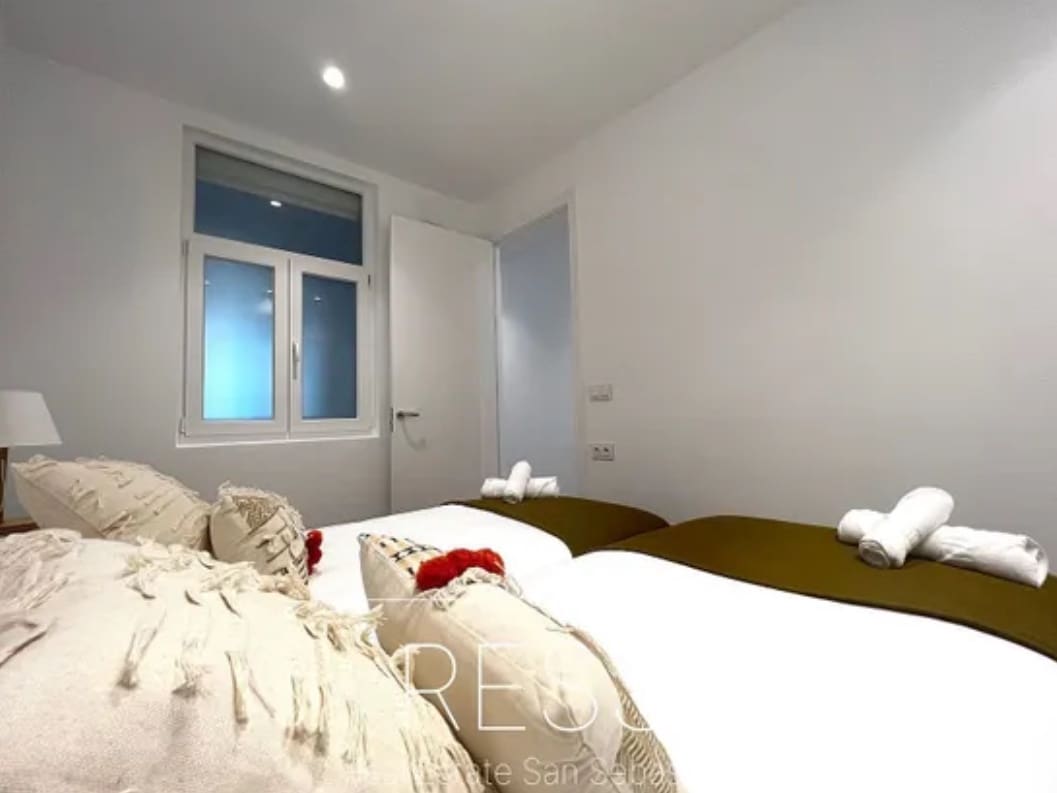 4 bedroom Apartment for sale in Donostia-San Sebastian - € 2,100,000 (Ref: 8906971)