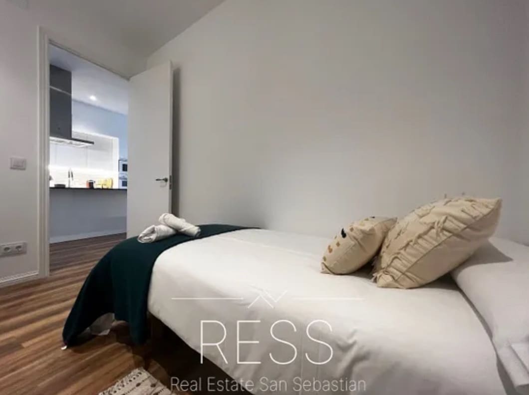 4 bedroom Apartment for sale in Donostia-San Sebastian - € 2,100,000 (Ref: 8906971)