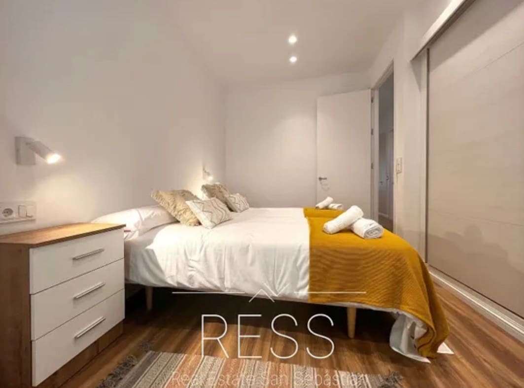 4 bedroom Apartment for sale in Donostia-San Sebastian - € 2,100,000 (Ref: 8906971)
