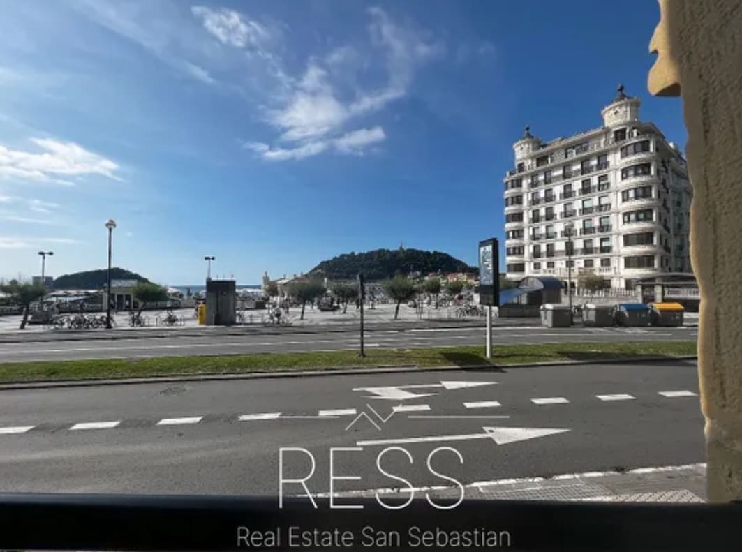 4 bedroom Apartment for sale in Donostia-San Sebastian - € 2,100,000 (Ref: 8906971)