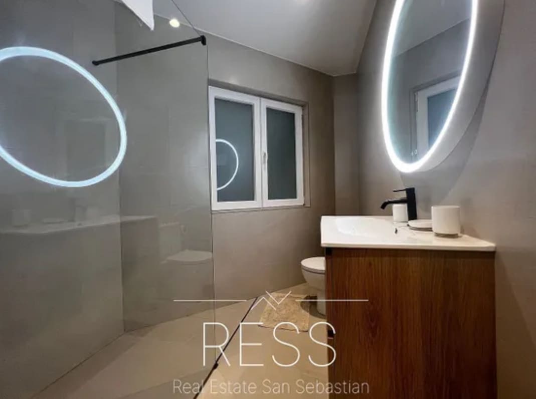 4 bedroom Apartment for sale in Donostia-San Sebastian - € 2,100,000 (Ref: 8906971)