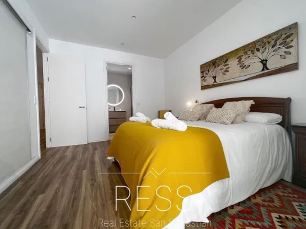 4 bedroom Apartment for sale in Donostia-San Sebastian - € 2,100,000 (Ref: 8906971)