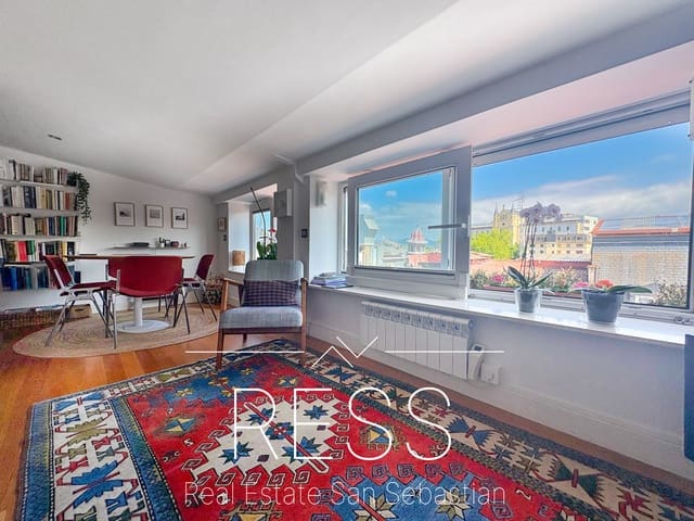 1 bedroom Beach Apartment for sale in Donostia-San Sebastián - € 495,000 (Ref: 9153228)