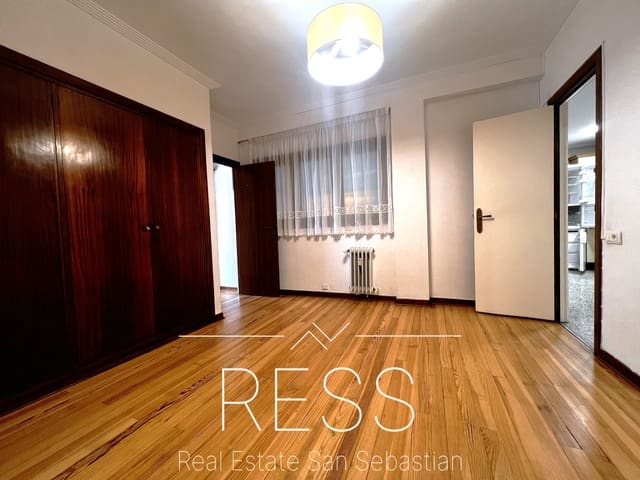 4 quarto Apartamento para venda em Donostia-San Sebastián - 875 000 € (Ref: 9168202)