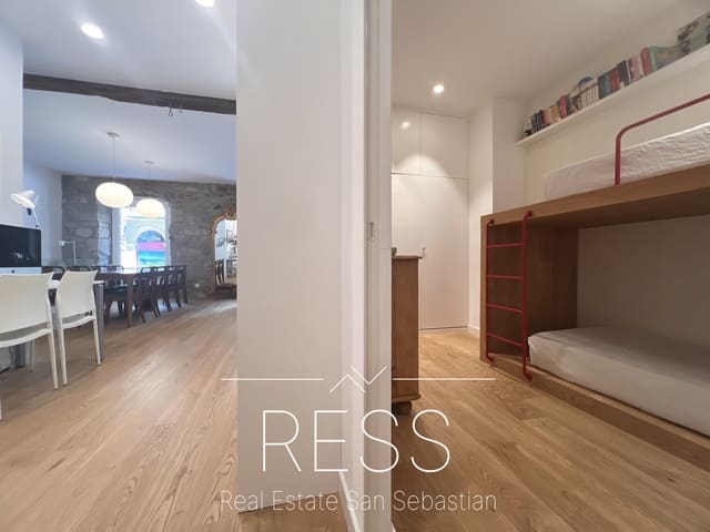 3 soveværelse Lejlighed til salg i Donostia-San Sebastián - € 700.000 (Ref: 9360750)