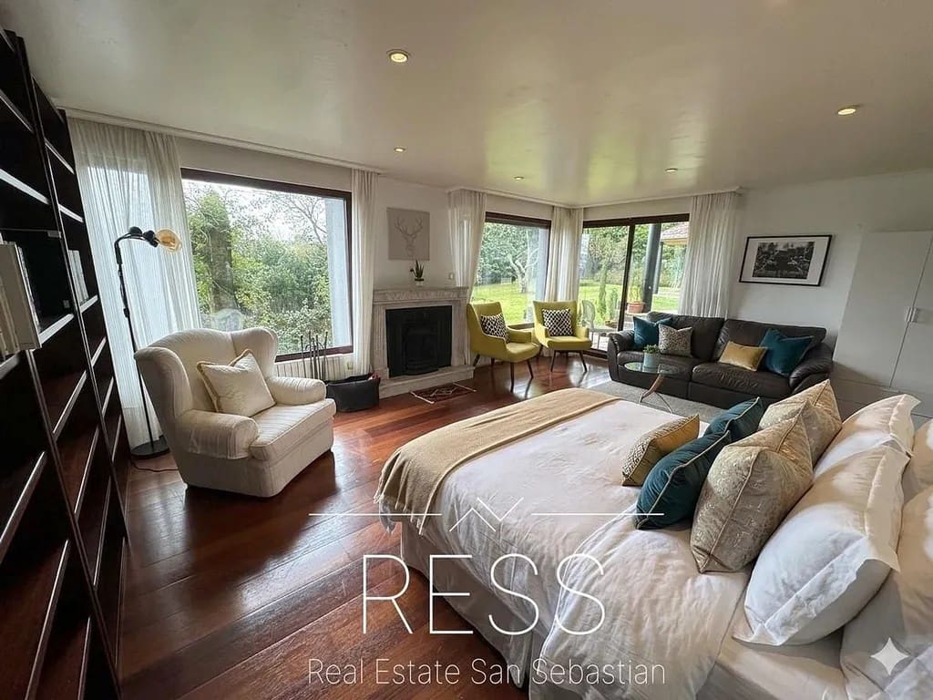 8 sovrum Villa till salu i Hondarribia med pool - 1 680 000 € (Ref: 9797768)