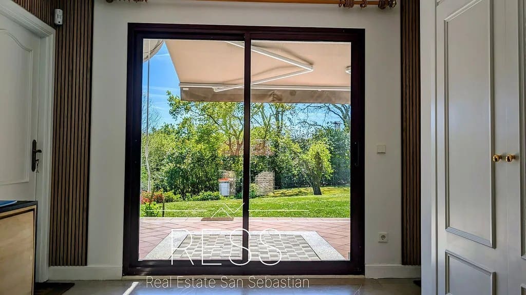 8 sovrum Villa till salu i Hondarribia med pool - 1 680 000 € (Ref: 9797768)