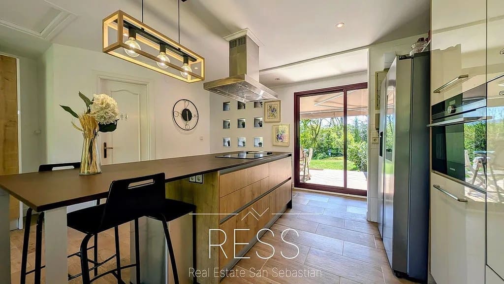 8 sovrum Villa till salu i Hondarribia med pool - 1 680 000 € (Ref: 9797768)