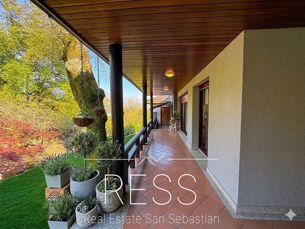 8 sovrum Villa till salu i Hondarribia med pool - 1 680 000 € (Ref: 9797768)