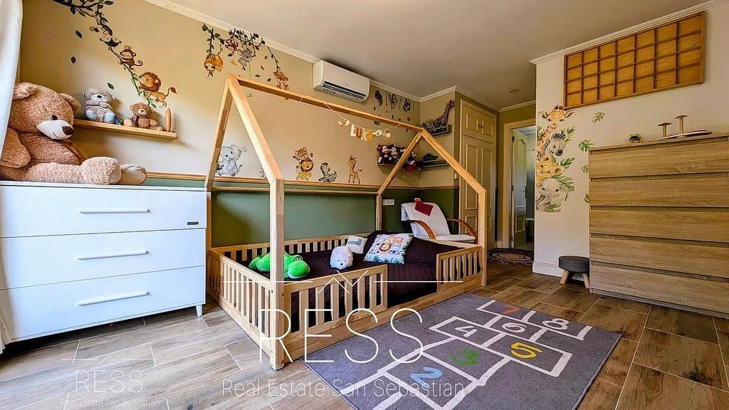 8 sovrum Villa till salu i Hondarribia med pool - 1 680 000 € (Ref: 9797768)