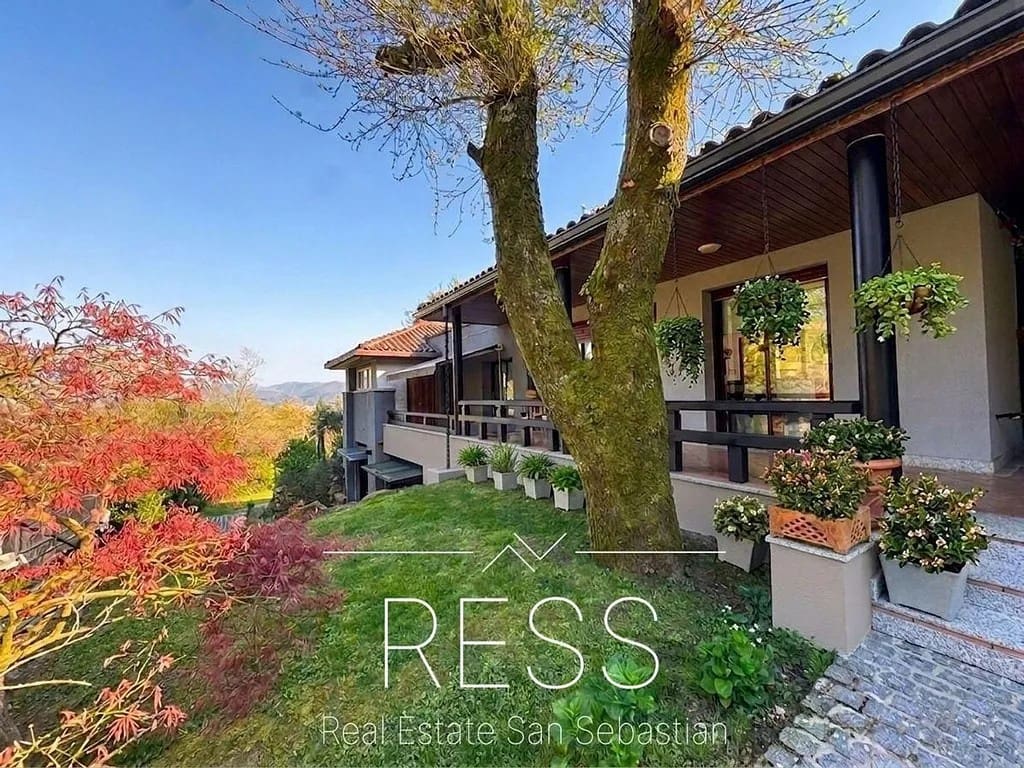 8 sovrum Villa till salu i Hondarribia med pool - 1 680 000 € (Ref: 9797768)