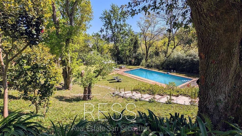 8 sovrum Villa till salu i Hondarribia med pool - 1 680 000 € (Ref: 9797768)