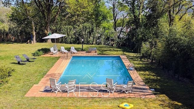 8 sovrum Villa till salu i Hondarribia med pool - 1 680 000 € (Ref: 9797768)